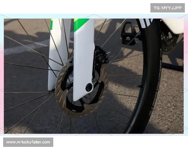 Colnago Y1Rs气动公路车亮相环意赛 风阻数据领先竞品12% Colnago Y1Rs气动公路车亮相环意赛 风阻数据领先竞品12%