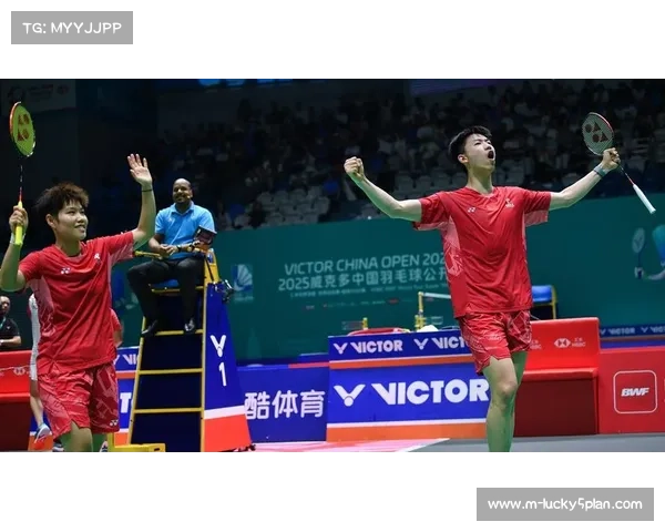 羽联年终总决赛冯彦哲黄东萍直落两局胜队友，夺得混双冠军